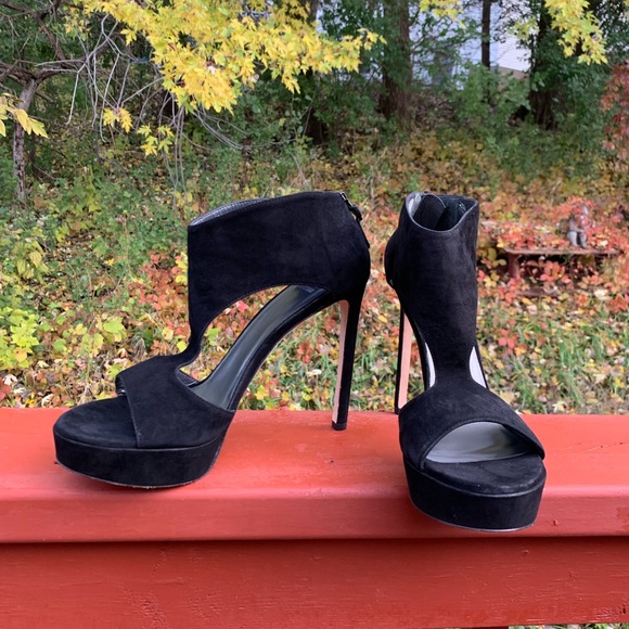 Stuart Weitzman 10.5M sueded Black open toe sandal